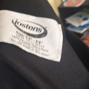 Black Jostens graduation gown size 5’4-5’6